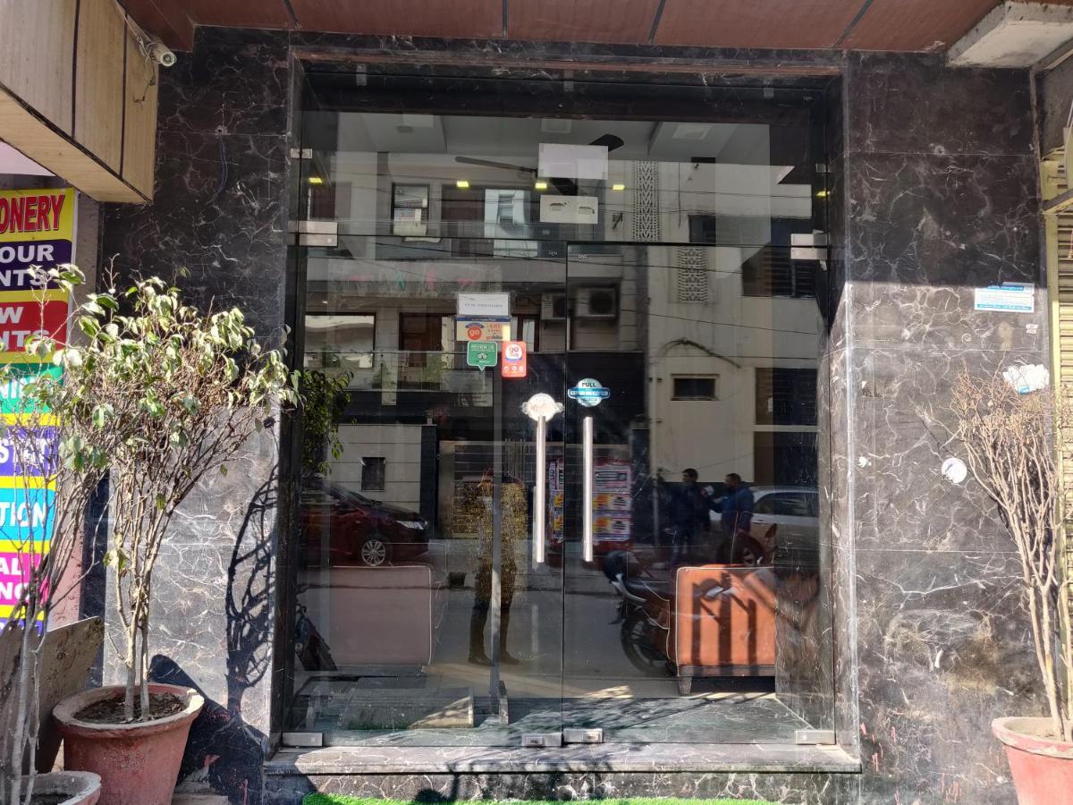 Hotel Pawan Plaza Near Sir Ganga Ram Hospital Delhi  Exterior foto