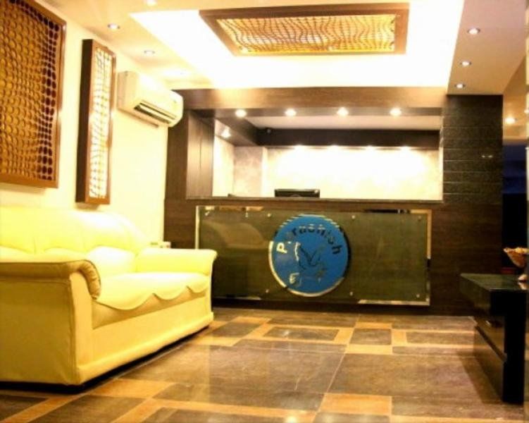 Hotel Pawan Plaza Near Sir Ganga Ram Hospital Delhi  Exterior foto
