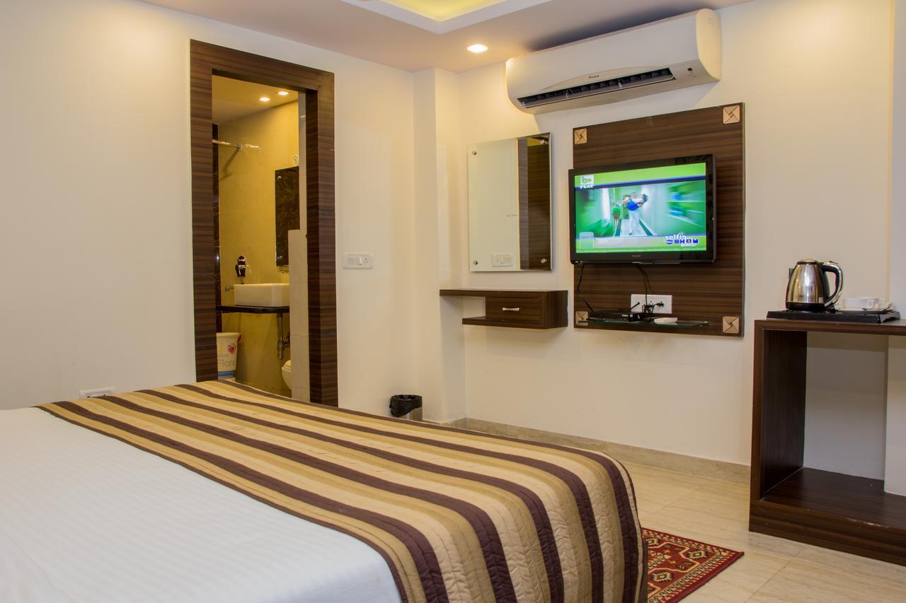 Hotel Pawan Plaza Near Sir Ganga Ram Hospital Delhi  Exterior foto