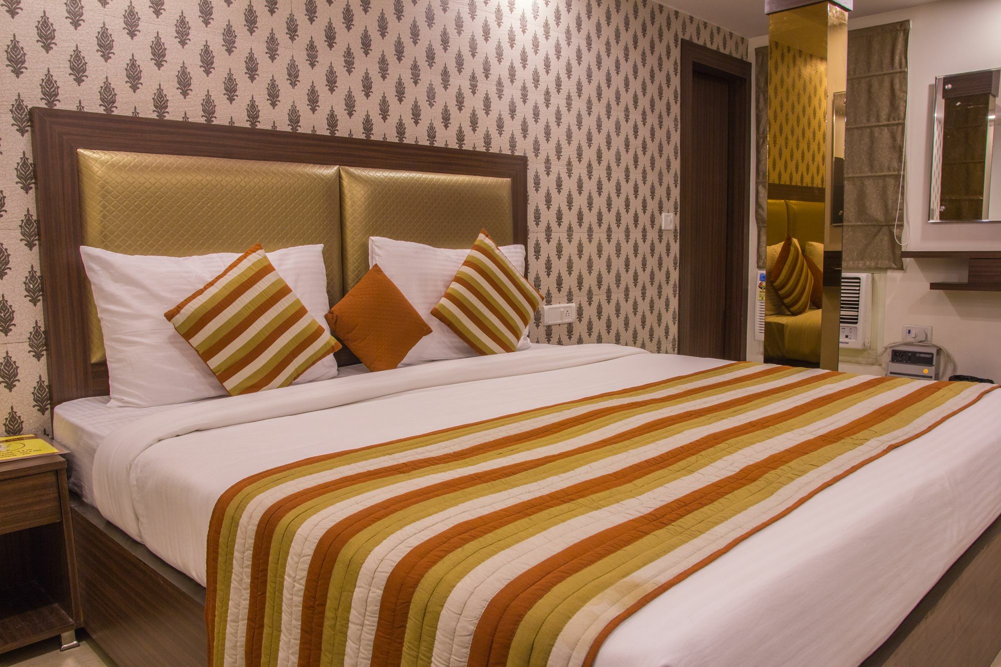 Hotel Pawan Plaza Near Sir Ganga Ram Hospital Delhi  Exterior foto